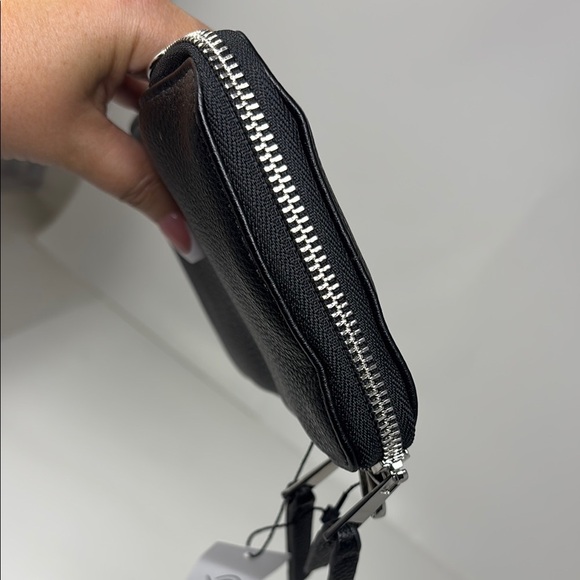 The Drop Phone Bag Desaline Women's Handbags black color - Picture 6 of 9